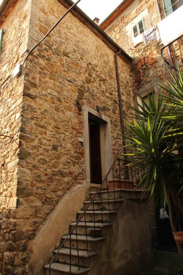 Trilocale Nel Centro Storico Apartman Montemerano Kültér fotó